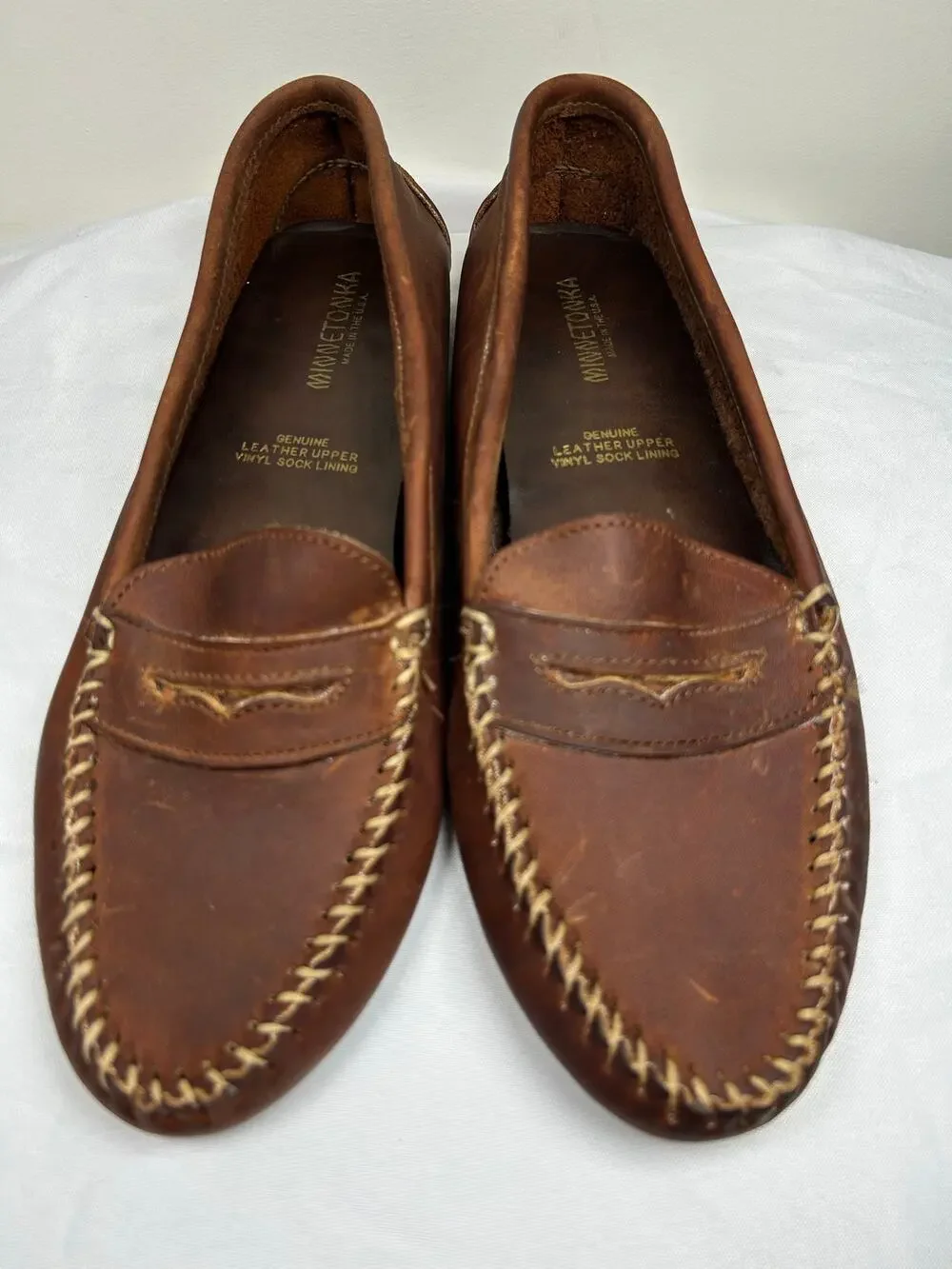 Minnetonka Venetian Tread brown Loafer women’s size 10 S but it fit size 9